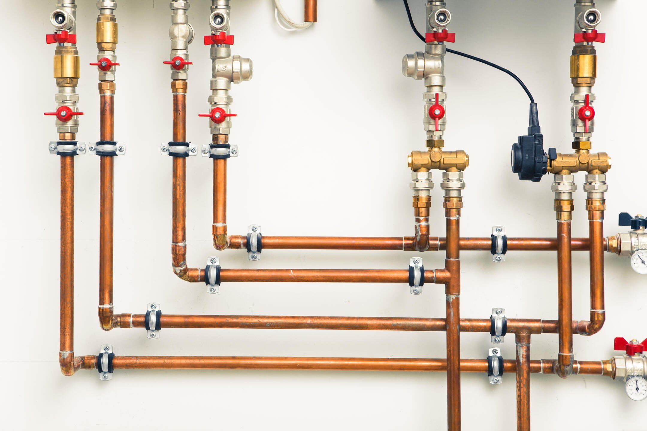 pipes making noise when water is turned on-copper piping matrix in a home
