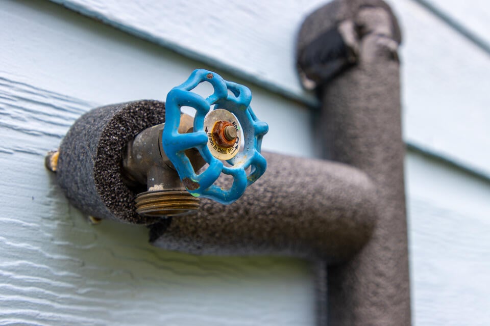 pipe insulation-insulation around exterior pipes on home siding